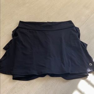Black active skirt